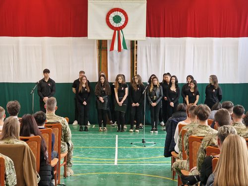 Tisztelgés a forradalom és szabadságharc emléke előtt